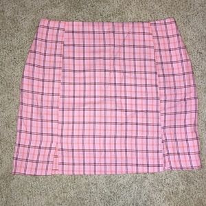 ⭐️SHEIN Pink Plaid Skirt⭐️